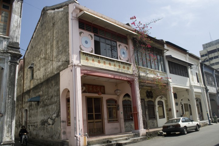 2219 Bougainvilla Outside Buildings.JPG